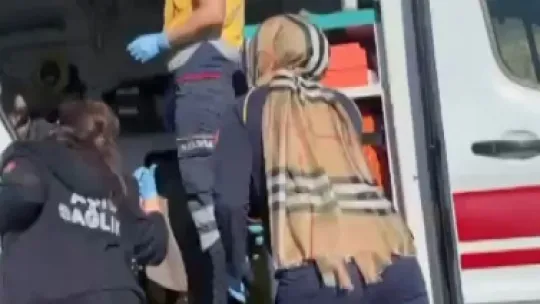Servis minibüsü kaza yaptı: Yaralılar var!