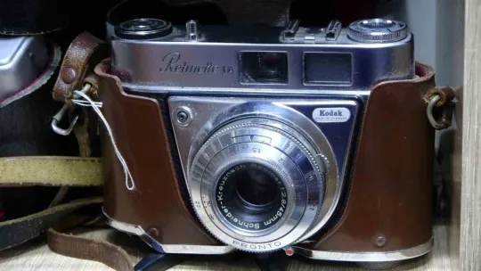 Sesi makineli tüfek, kendisi fotoğraf makinesi