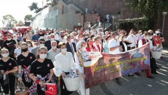 Şevval Sam konserinde maske ve mesafe unutuldu!