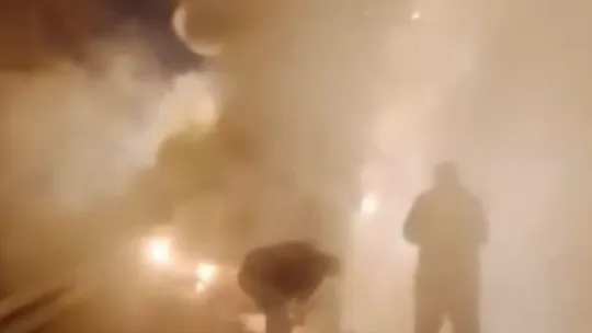 Seyir halindeki araç alev alev yandı