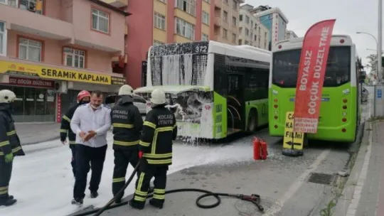 Seyir halindeki belediye otobüsünde korkutan yangın!