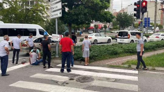 Motosikletin çarptığı yaşlı adam yaralandı