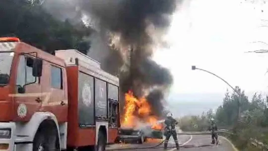 Seyir halindeki otomobil alevlere teslim oldu