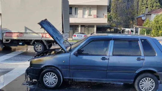 Seyir halindeki otomobilde yangın paniği