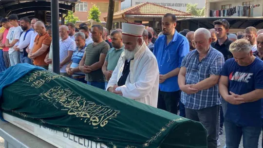 Atakent Cihan Hastanesi'nde fenalaşmıştı, son yolculuğuna uğurlandı