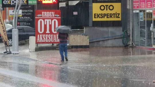 Kocaeli'de yollar çamur ve taş içinde kaldı