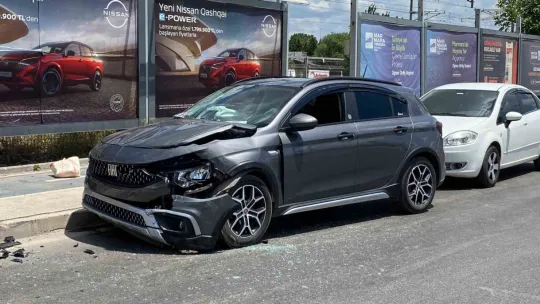 Sıkıştığı yerden otomobilin kapısı kesilerek kurtarıldı
