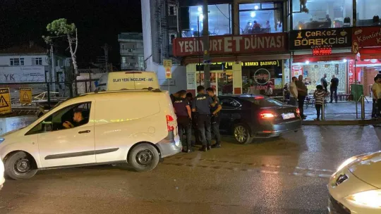 Silahlı kavga kanlı bitti: 2 yaralı