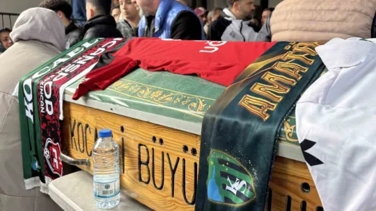 Silahlı kavgada hayatını kaybeden futbolcuya son veda