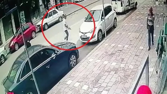 Sokak ortasında silahlı saldırı