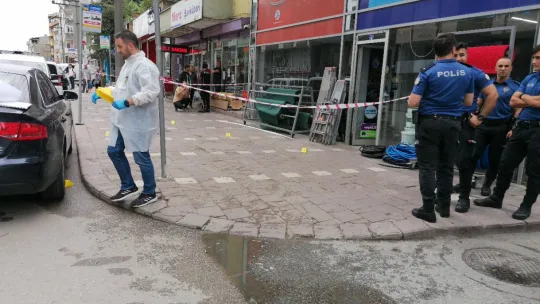 Sokak ortasında silahlı saldırı