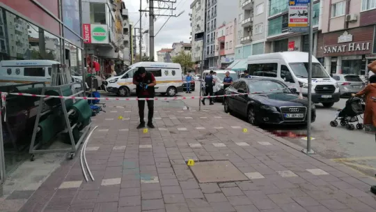Sokak ortasında silahlı saldırı