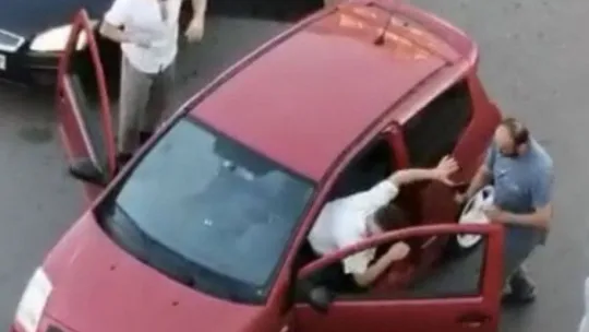 Silahlı yol verme kavgasında 3 gözaltı!