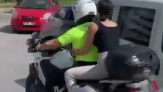 Sınava geç kalan onlarca öğrenci için seferber oldular
