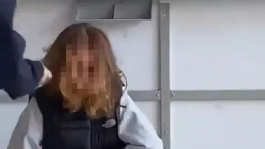 Sınıfta şiddet: Genç kız böyle darp edildi