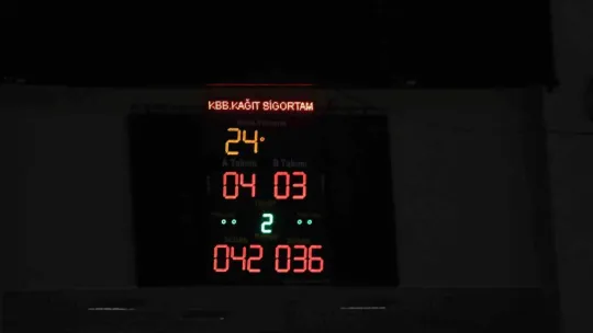 Skorboard arızası maçları erteletiyor