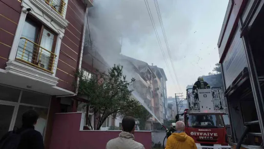 Sobadan çıkan yangında ev alev alev yandı: İtfaiye ekipleri evdeki hayvanları kurtardı