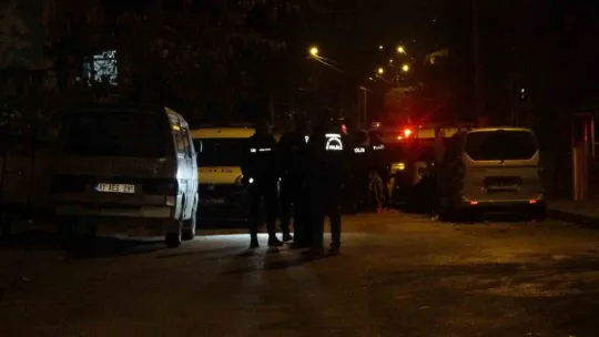 Kocaeli'de sokak ortasında silahla vuruldu