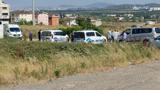 Sokak ortasında erkek cesedi bulundu