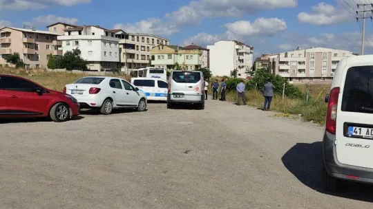 Sokak ortasında erkek cesedi bulundu