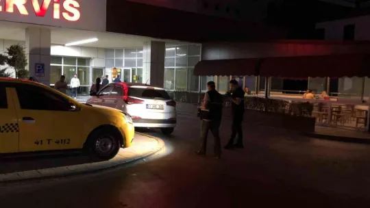 Sokak ortasında bıçaklandılar!