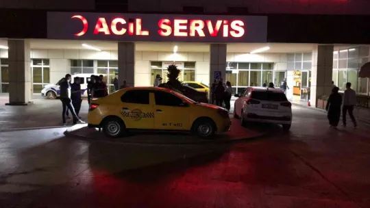 Sokak ortasında bıçaklandılar!