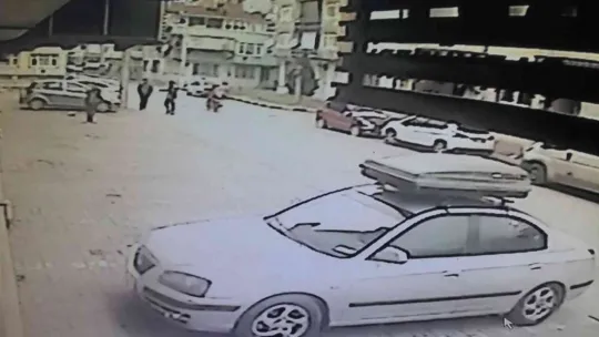 Sokak ortasında bıçaklı kavga!