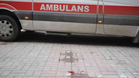 Sokak ortasında bıçaklı kavga!