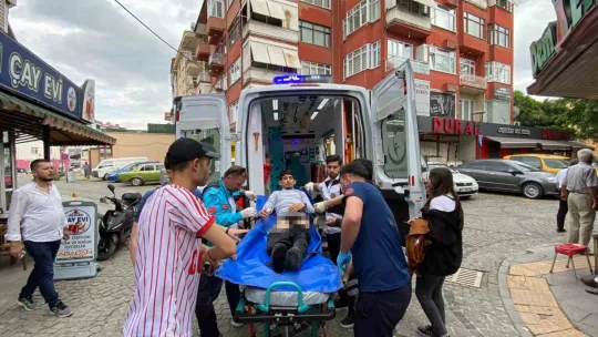 Sokak ortasında bıçaklı kavga: 2 yaralı