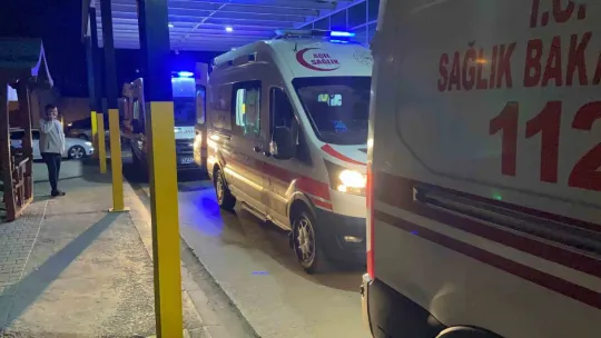 Kocaeli'de sokak ortasında bıçaklı kavga: 3 yaralı