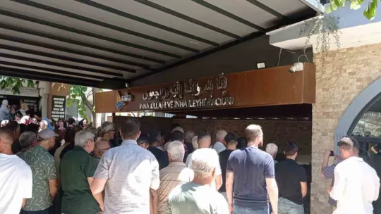 Sokak ortasında öldürülen baba ve oğlu defnedildi