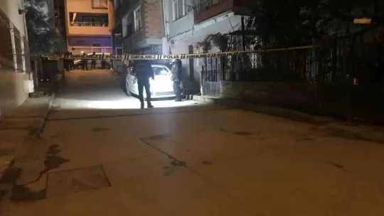 Sokak ortasında silahla vurulan şahıs yaralandı
