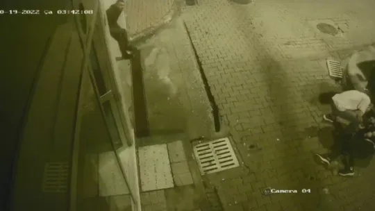 Sokaktaki dehşet saniye saniye kamerada