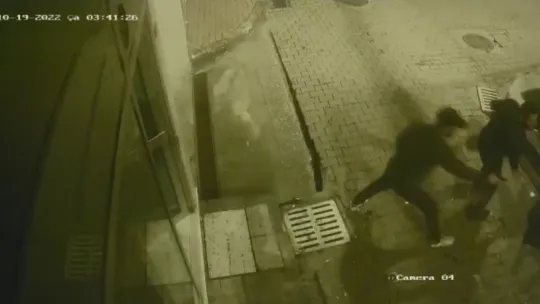 Sokaktaki dehşet saniye saniye kamerada