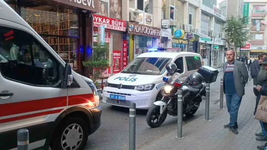 Sokakta karşılaştığı arkadaşı tarafından bıçaklandı