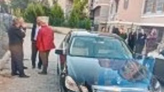 Sokakta oynayan çocuğa otomobil çarptı