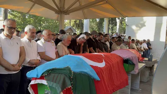 Son yolculuğuna evladıyla yan yana uğurlandı