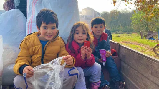 Kendi elleriyle yaptıkları evi yine elleriyle yıkıyor