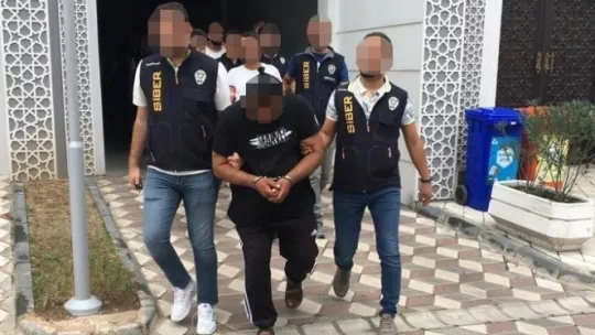Sosyal medyada düşük kredi yalanıyla dolandırıcılık polise takıldı