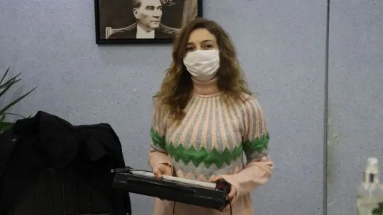 Soyguncuyu elindeki altın çekme makinesi ile kovalayan kadın konuştu!