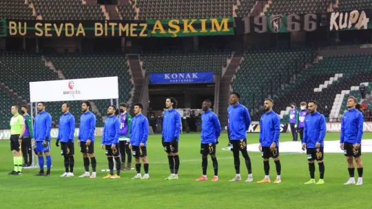 Kocaelispor 1-1 eriyor