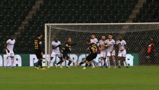 Kocaelispor 1-1 eriyor