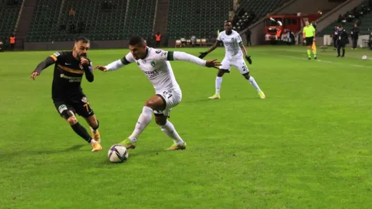 Kocaelispor 1-1 eriyor