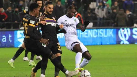 Kocaelispor 1-1 eriyor