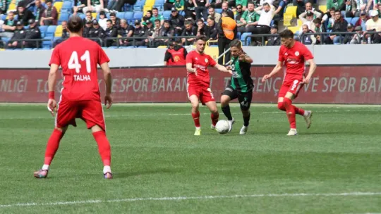 Kocaelispor şampiyonluk turunu İzmit'e bıraktı: 3-0