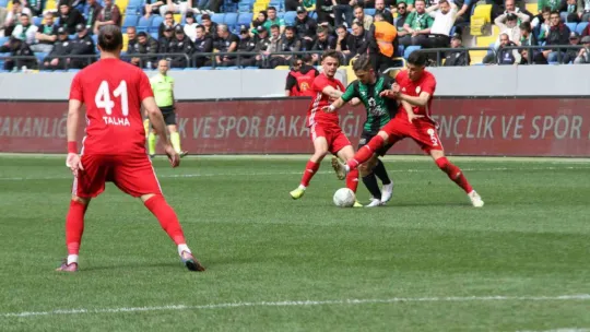 Kocaelispor şampiyonluk turunu İzmit'e bıraktı: 3-0