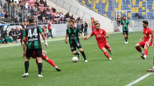 Kocaelispor şampiyonluk turunu İzmit'e bıraktı: 3-0