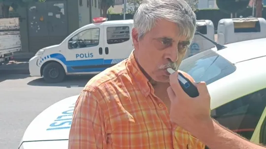 Servis sürücüsü 3 yaşındaki çocuğa çarptı
