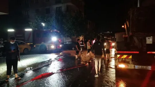 Su borusu patladı, gece kabus oldu
