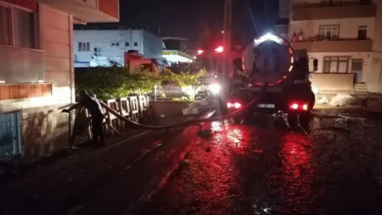 Su borusu patladı, gece kabus oldu